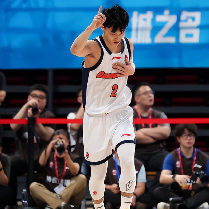 博鱼体育官方网站-杜锋不再隐瞒!赛后回应广东男篮输球原因,原来伤病只是冰山一角