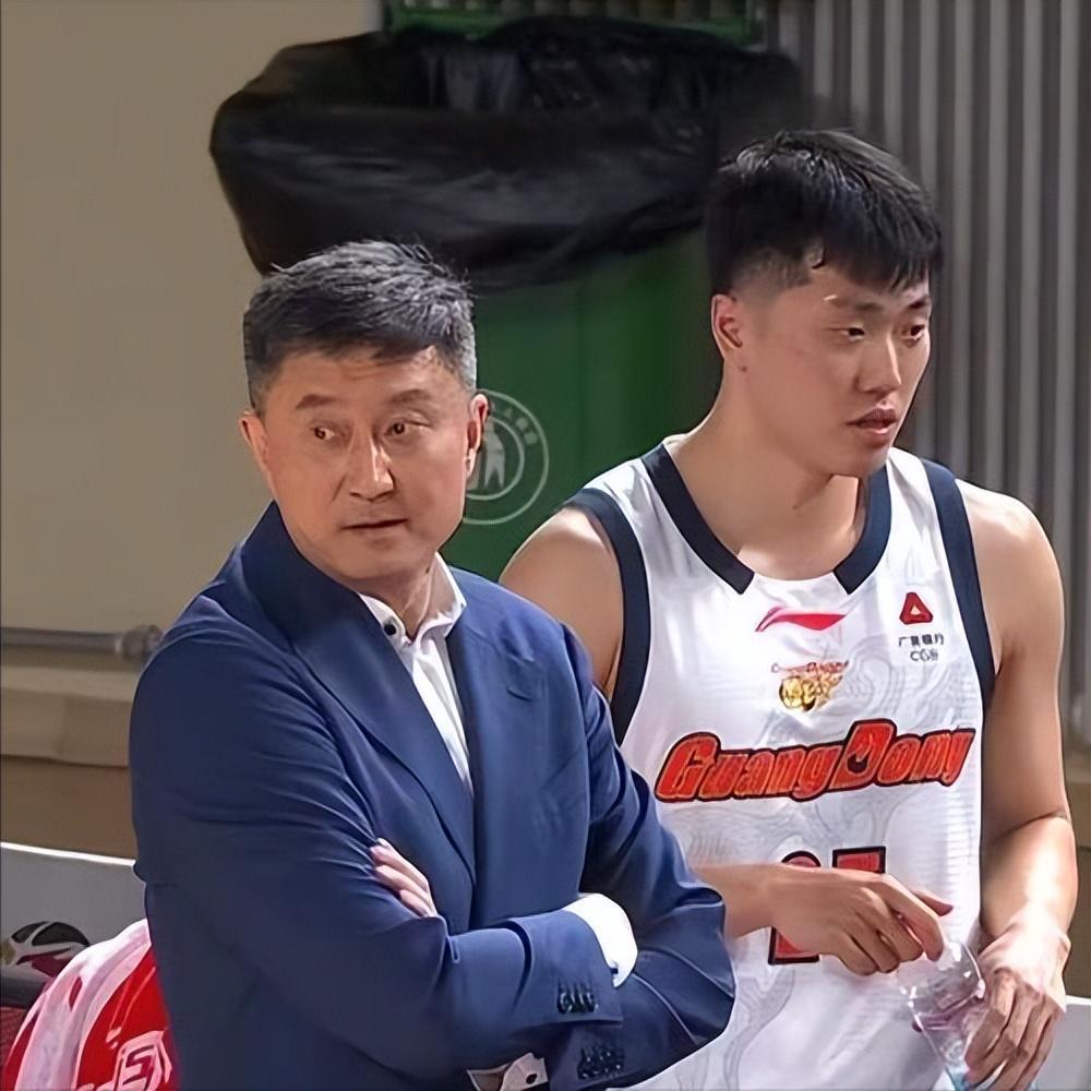 博鱼体育官方网站-杜锋不再隐瞒!赛后回应广东男篮输球原因,原来伤病只是冰山一角