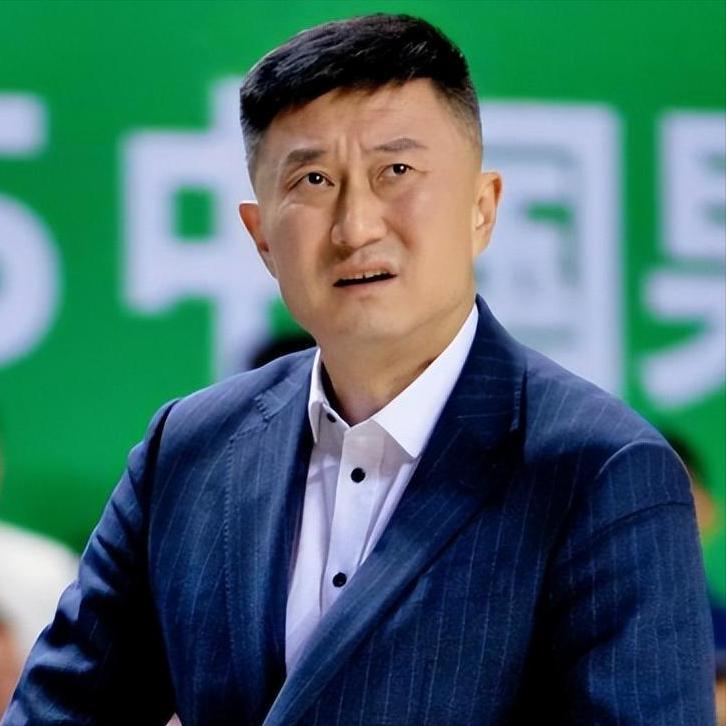 博鱼体育官方网站-杜锋不再隐瞒!赛后回应广东男篮输球原因,原来伤病只是冰山一角